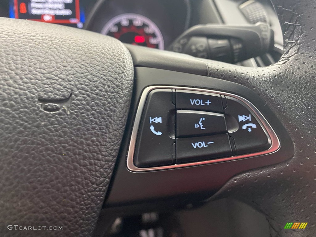 2017 Ford Focus ST Hatch Steering Wheel Photos