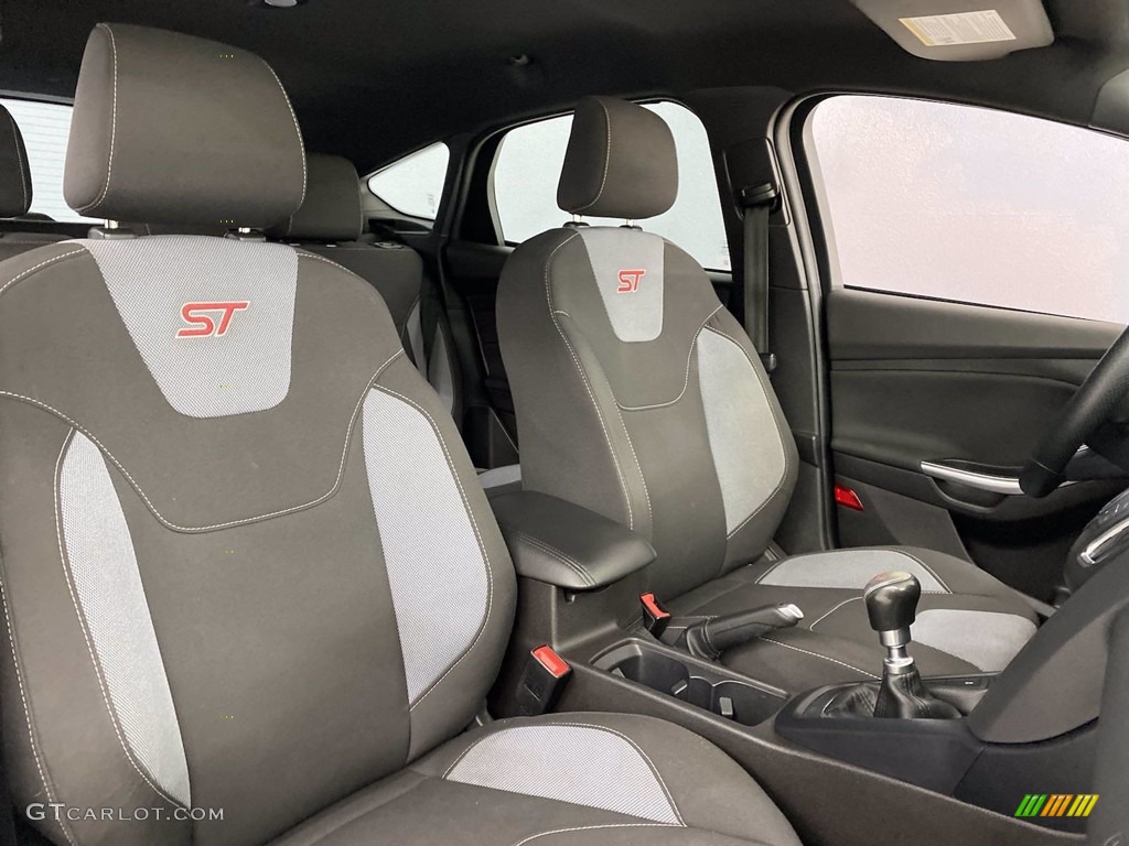2017 Ford Focus ST Hatch Front Seat Photo #141978440