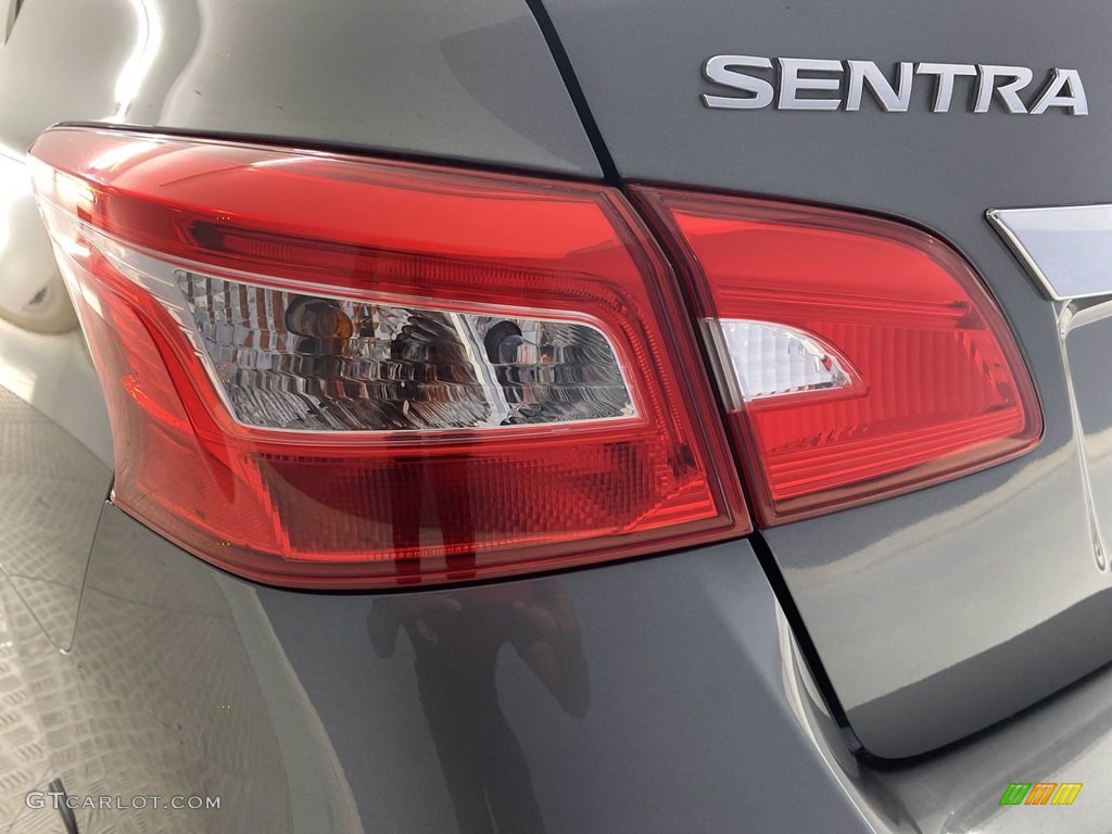 2016 Nissan Sentra SV Marks and Logos Photo #141978704