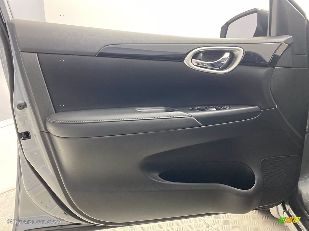 2016 Nissan Sentra SV Charcoal Door Panel Photo #141978782