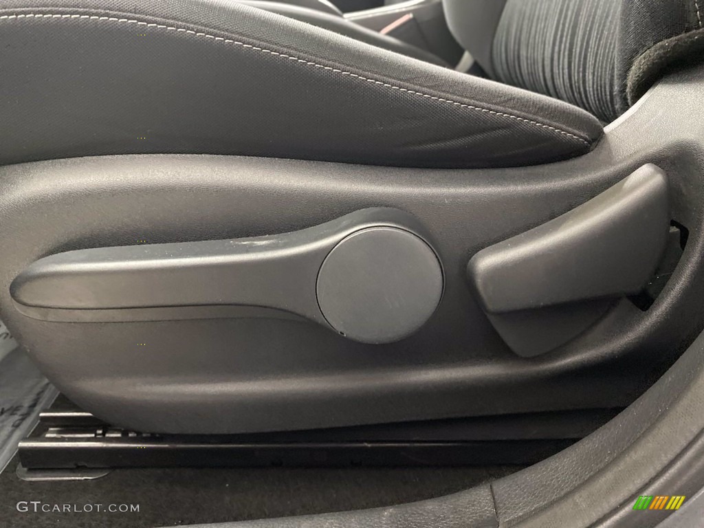 2016 Nissan Sentra SV Front Seat Photo #141978821