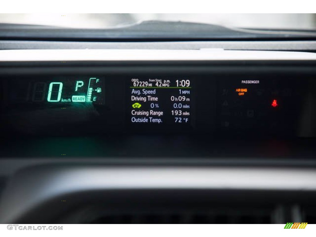 2013 Prius c Hybrid Two - Super White / Light Blue Gray/Black photo #19