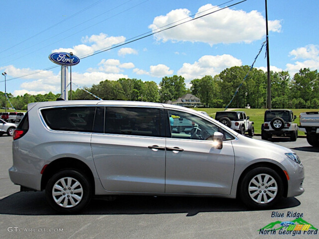 2018 Pacifica L - Billet Silver Metallic / Black/Alloy photo #6