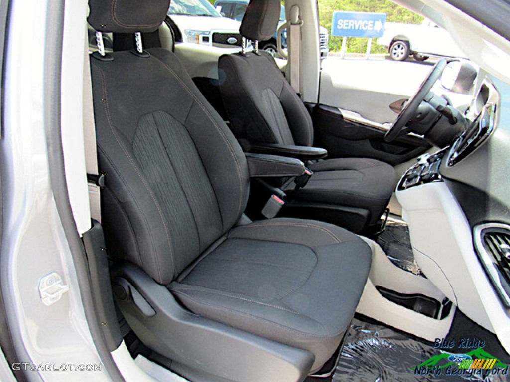 2018 Chrysler Pacifica L Interior Color Photos