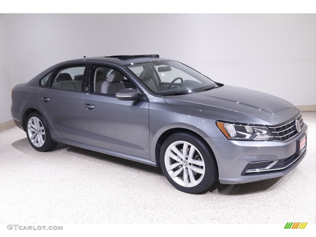 Platinum Gray Metallic 2019 Volkswagen Passat Wolfsburg Exterior Photo #141983087