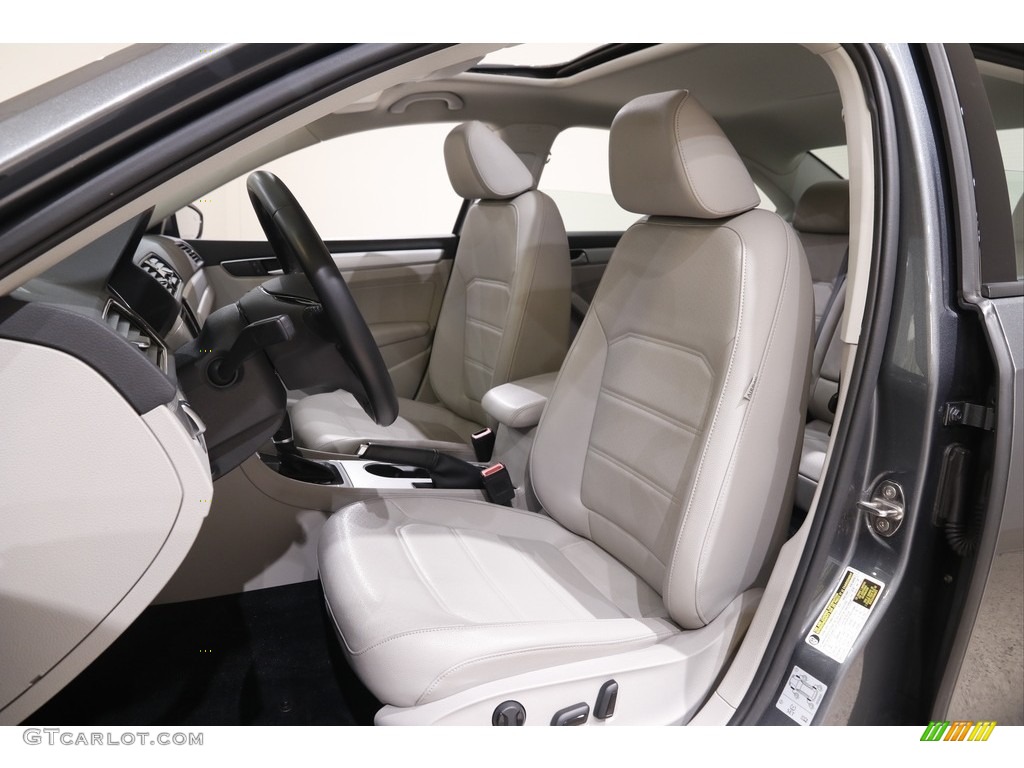 2019 Volkswagen Passat Wolfsburg Front Seat Photo #141983192