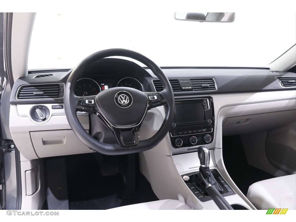2019 Volkswagen Passat Wolfsburg Dashboard Photos
