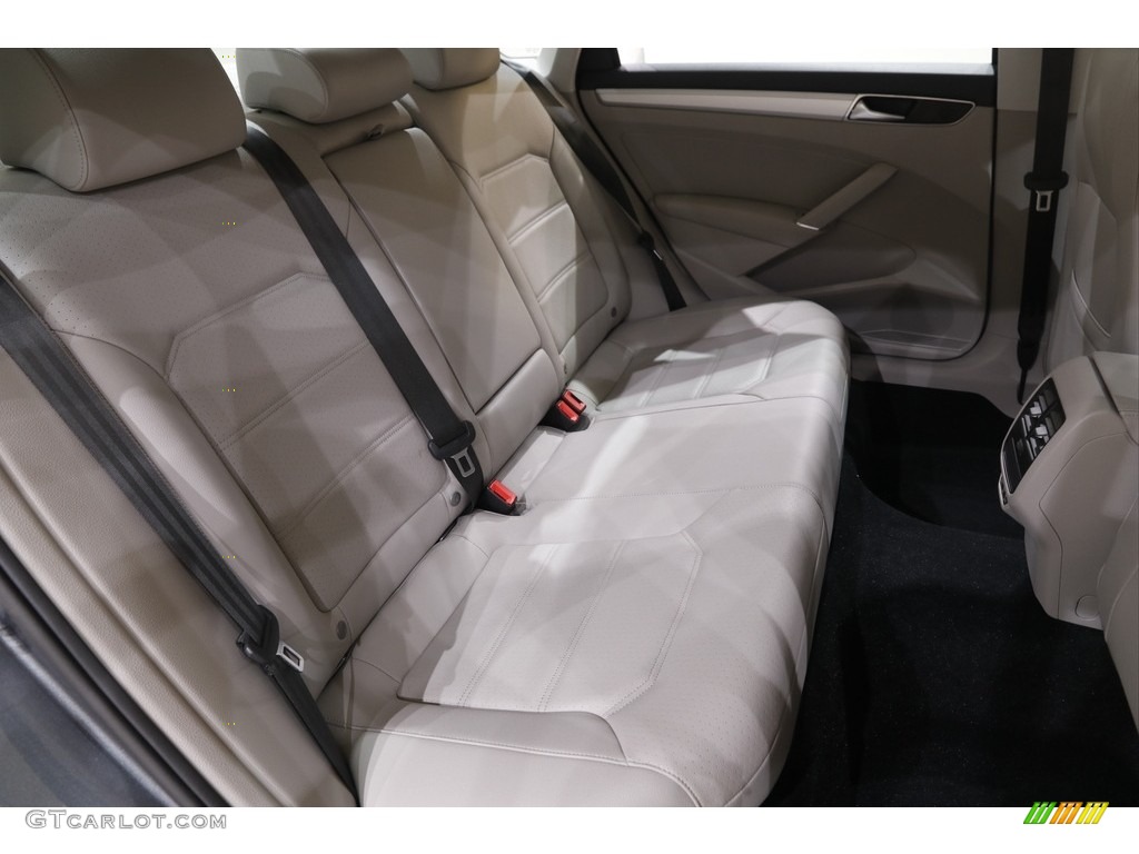 2019 Volkswagen Passat Wolfsburg Rear Seat Photo #141983383