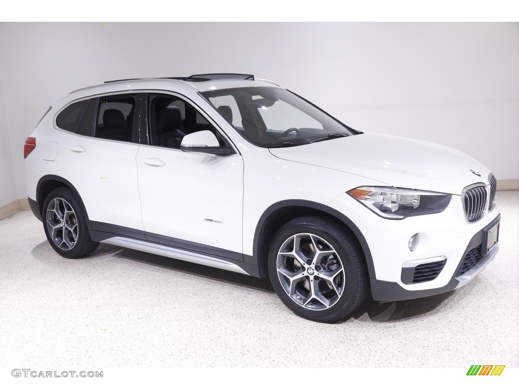 Alpine White BMW X1