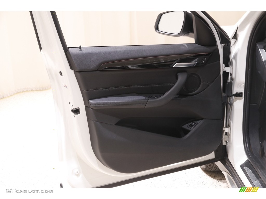 2018 X1 xDrive28i - Alpine White / Black photo #4