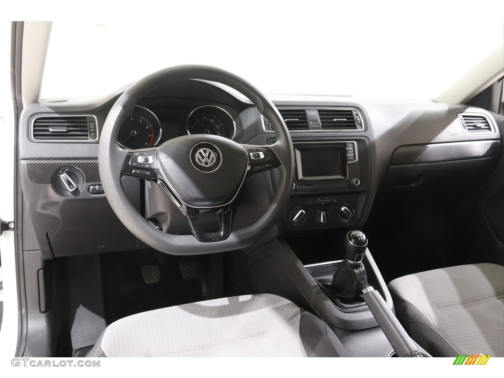 Black/Palladium Gray Interior 2017 Volkswagen Jetta S Photo #141984767