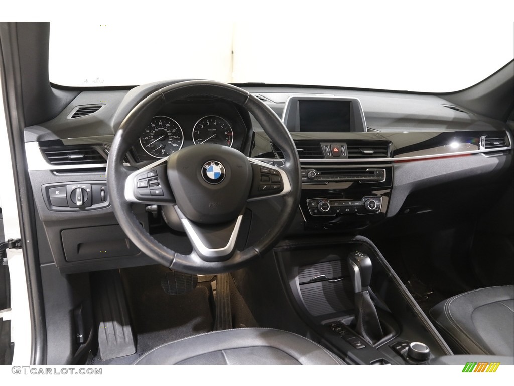 2018 X1 xDrive28i - Alpine White / Black photo #6