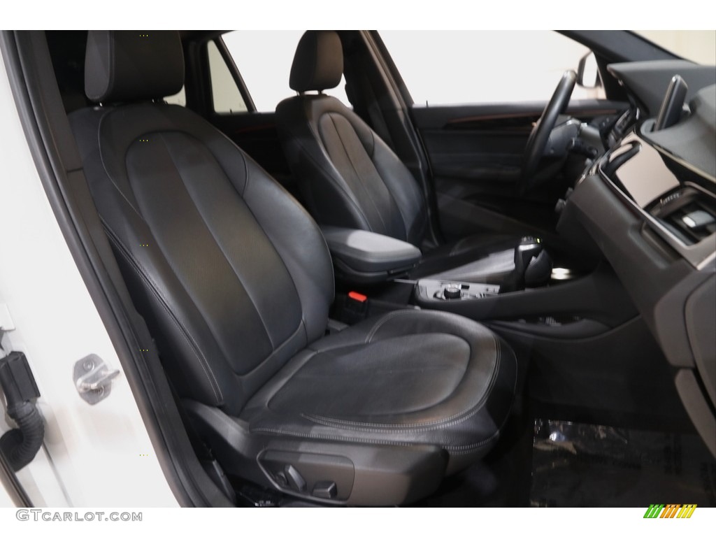 2018 X1 xDrive28i - Alpine White / Black photo #15