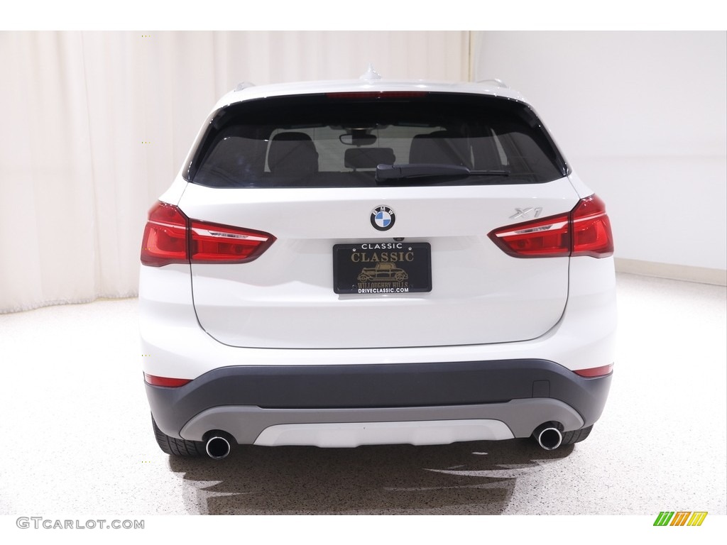 2018 X1 xDrive28i - Alpine White / Black photo #18