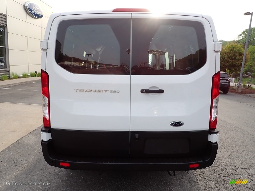 2019 Transit Van 250 LR Regular - Oxford White / Charcoal black photo #3