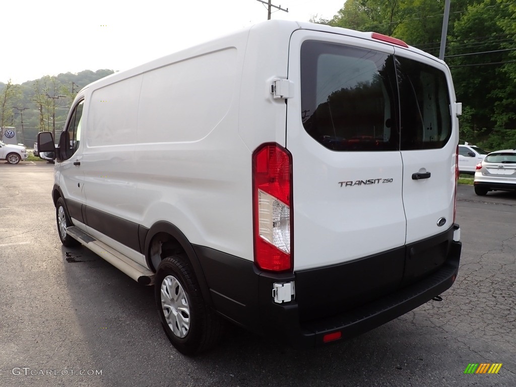 2019 Transit Van 250 LR Regular - Oxford White / Charcoal black photo #4