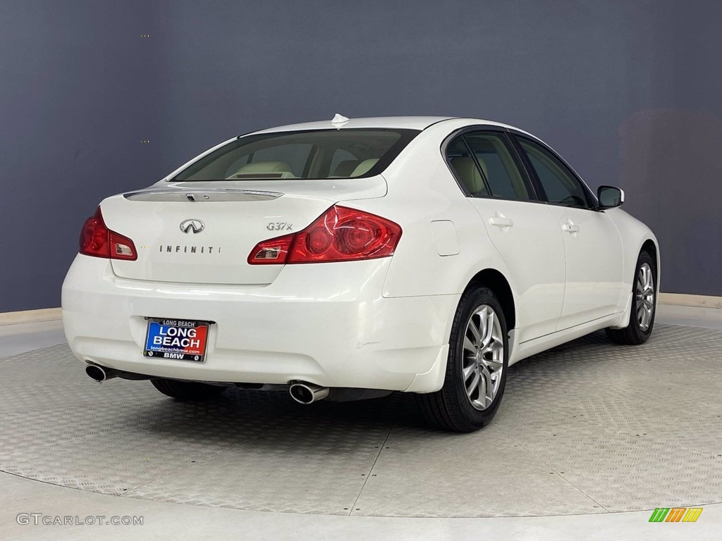 2009 G 37 x Sedan - Moonlight White / Wheat photo #5