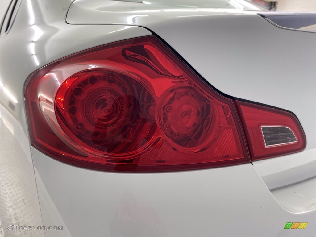 2009 G 37 x Sedan - Moonlight White / Wheat photo #9