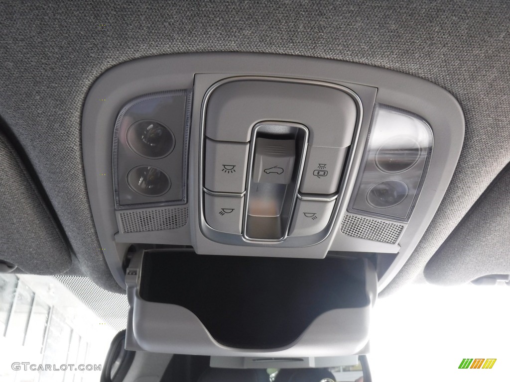 2019 Santa Fe Ultimate AWD - Machine Gray / Black photo #22