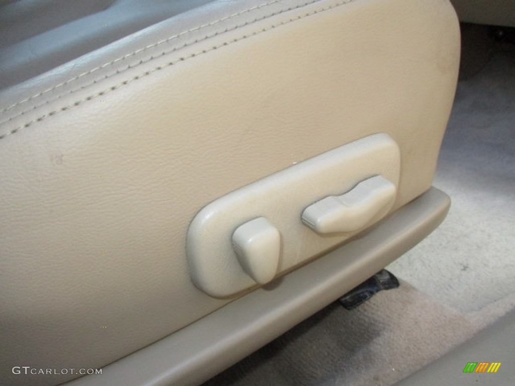 2003 I 35 - Millennium Jade Green / Beige photo #16