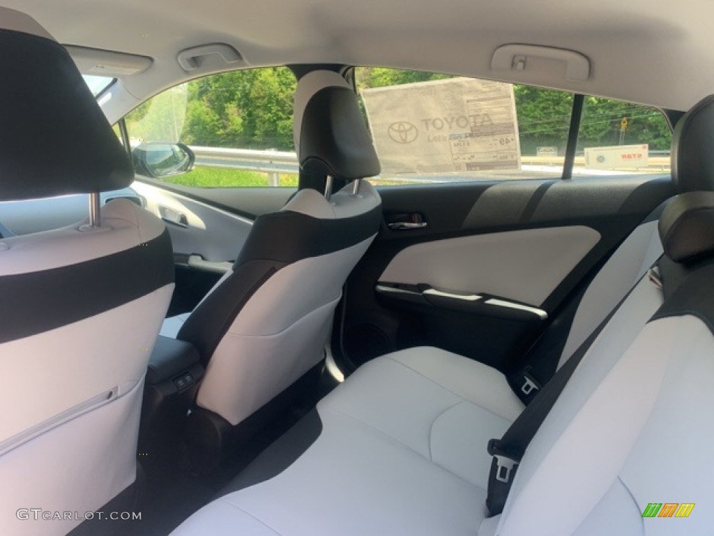 2021 Prius XLE AWD-e - Magnetic Gray Metallic / Moonstone photo #14