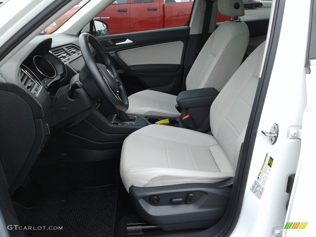 2019 Volkswagen Tiguan SE Front Seat Photo #141997635
