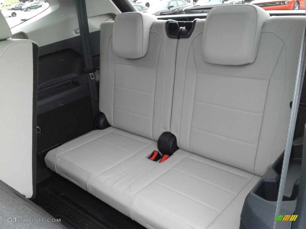 Storm Gray Interior 2019 Volkswagen Tiguan SE Photo #141997716