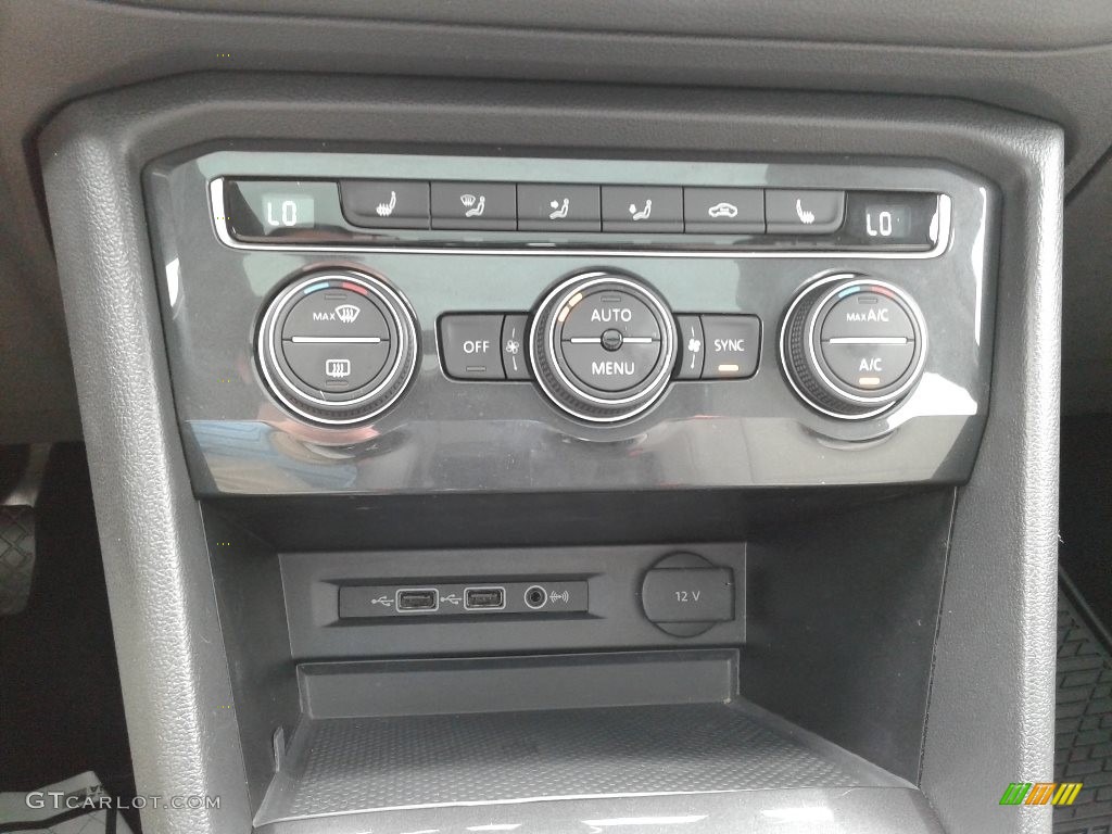 2019 Volkswagen Tiguan SE Controls Photo #141997989
