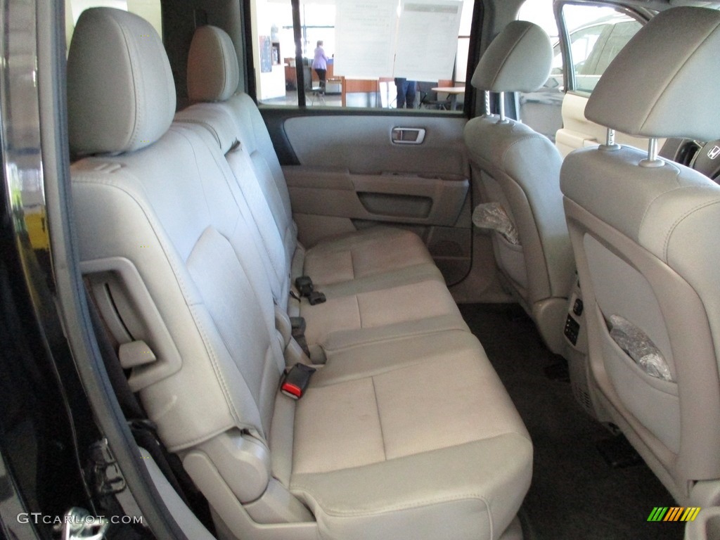 2015 Honda Pilot SE 4WD Rear Seat Photo #141998670