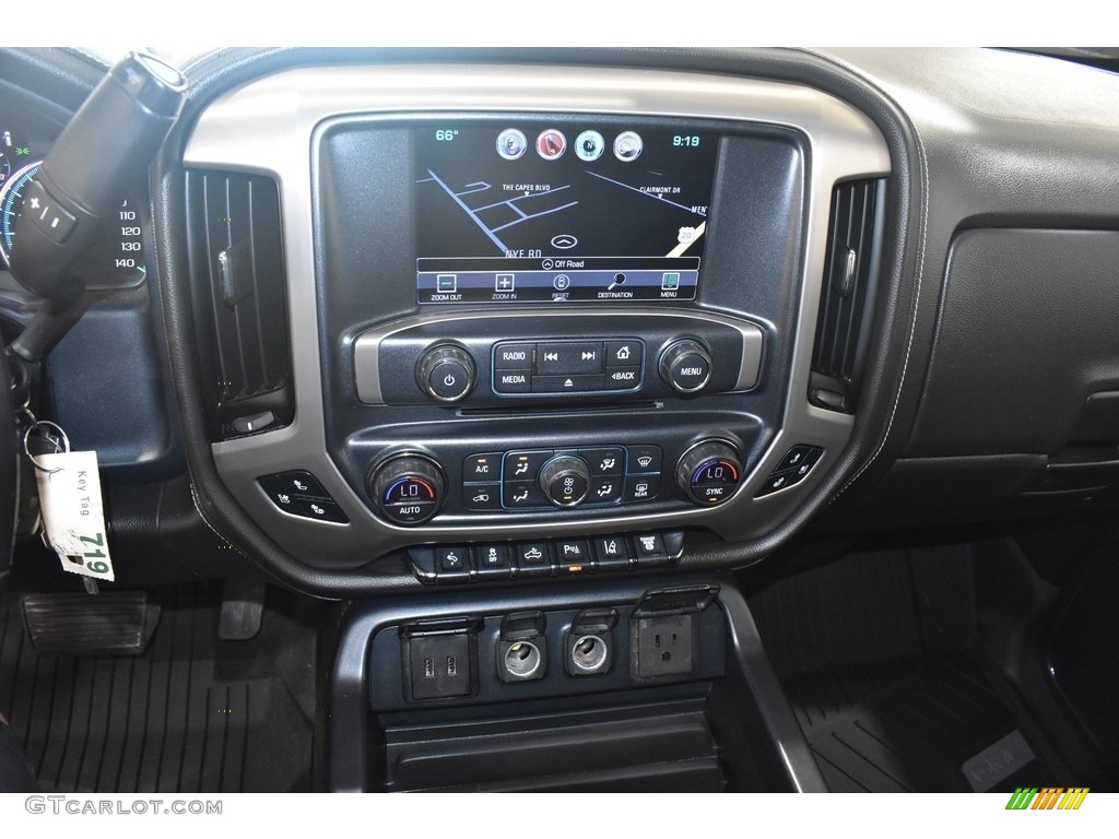 2018 GMC Sierra 3500HD Denali Crew Cab 4x4 Controls Photos