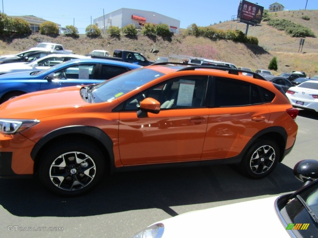 2018 Crosstrek 2.0i Premium - Sunshine Orange / Gray photo #4