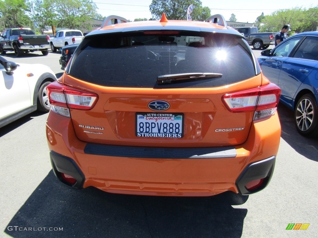 2018 Crosstrek 2.0i Premium - Sunshine Orange / Gray photo #6