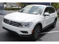 Pure White - Tiguan SE Photo No. 4