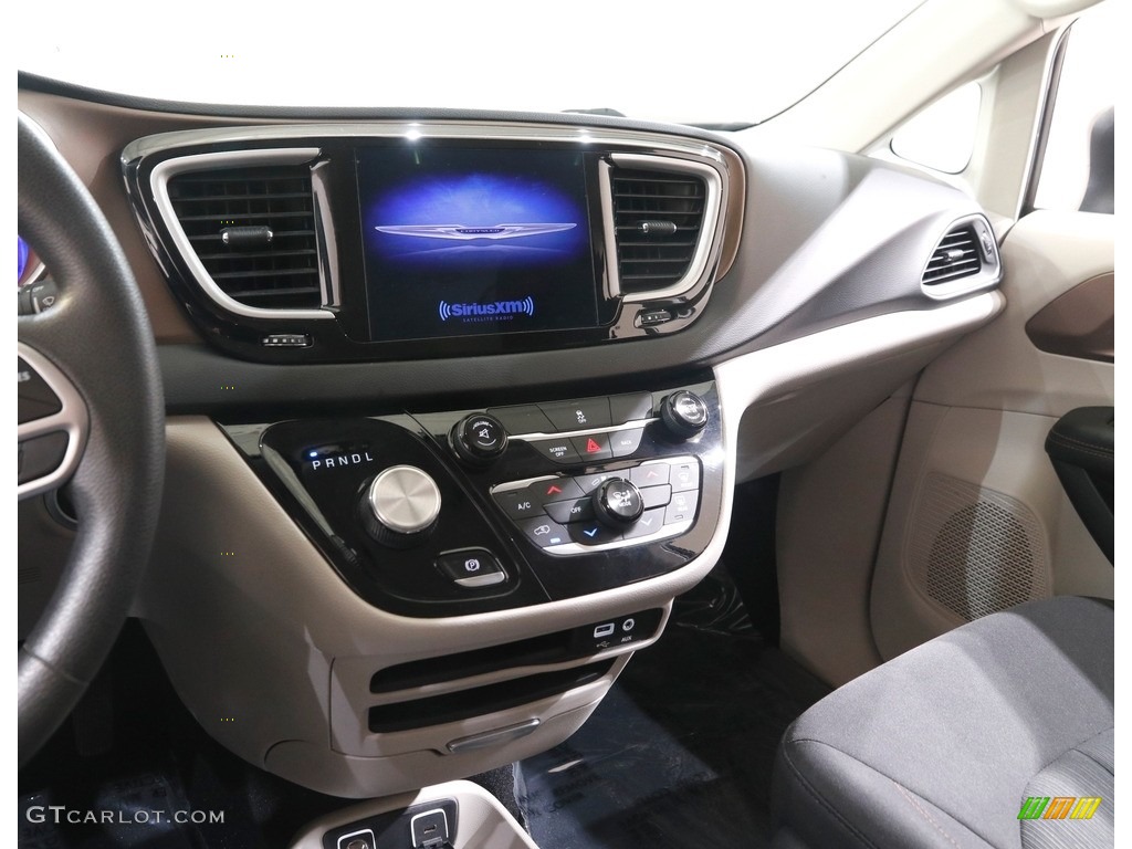 2017 Pacifica Touring - Dark Cordovan Pearl / Black/Alloy photo #9