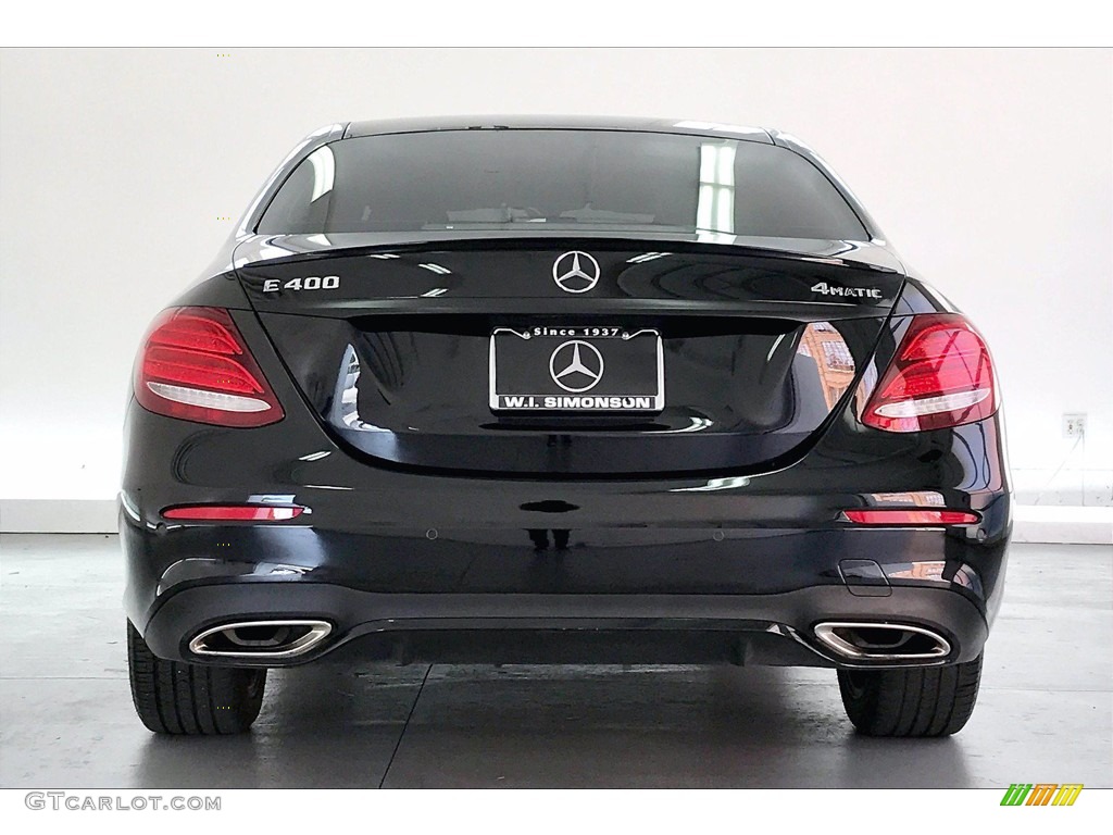 2018 E 400 4Matic Sedan - Black / Black photo #3