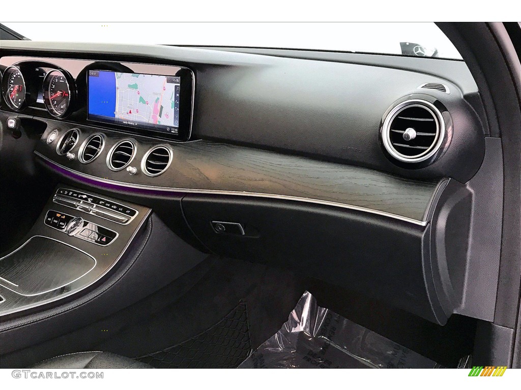 2018 E 400 4Matic Sedan - Black / Black photo #16
