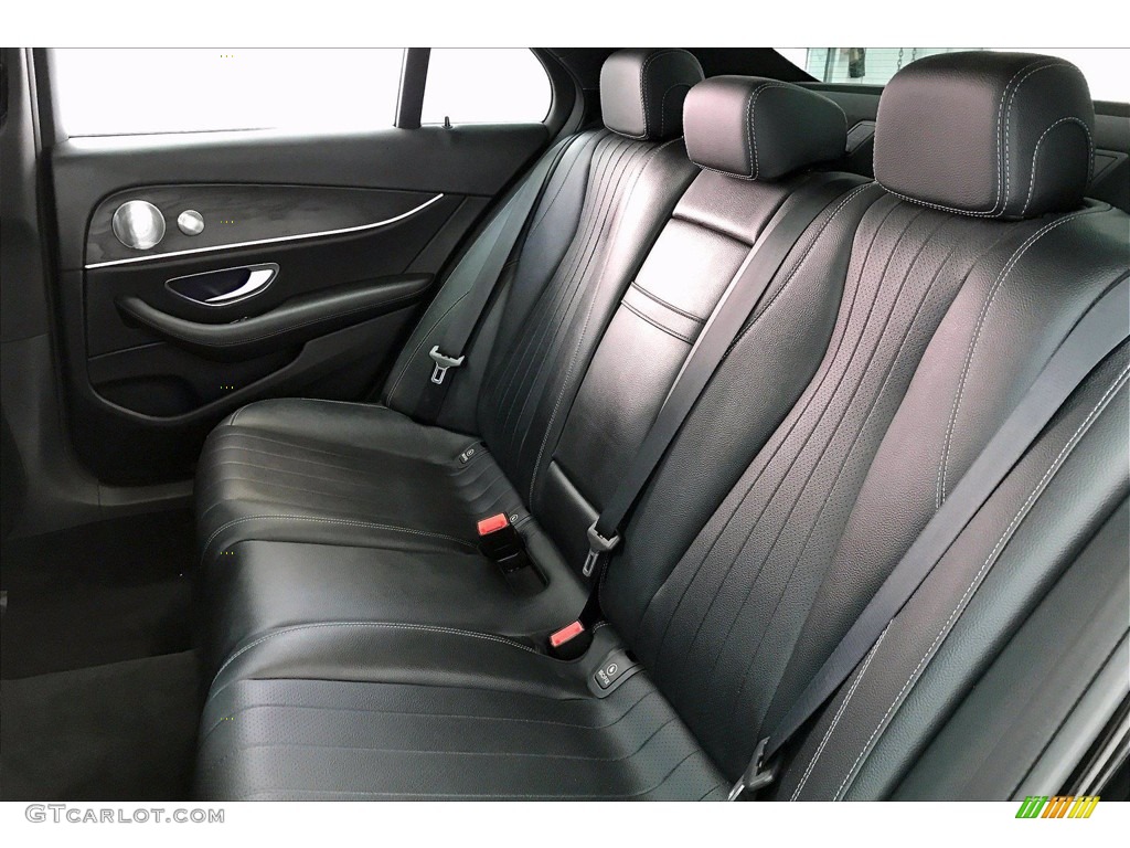 2018 E 400 4Matic Sedan - Black / Black photo #20