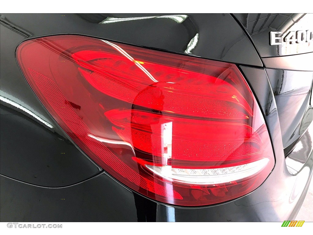 2018 E 400 4Matic Sedan - Black / Black photo #29