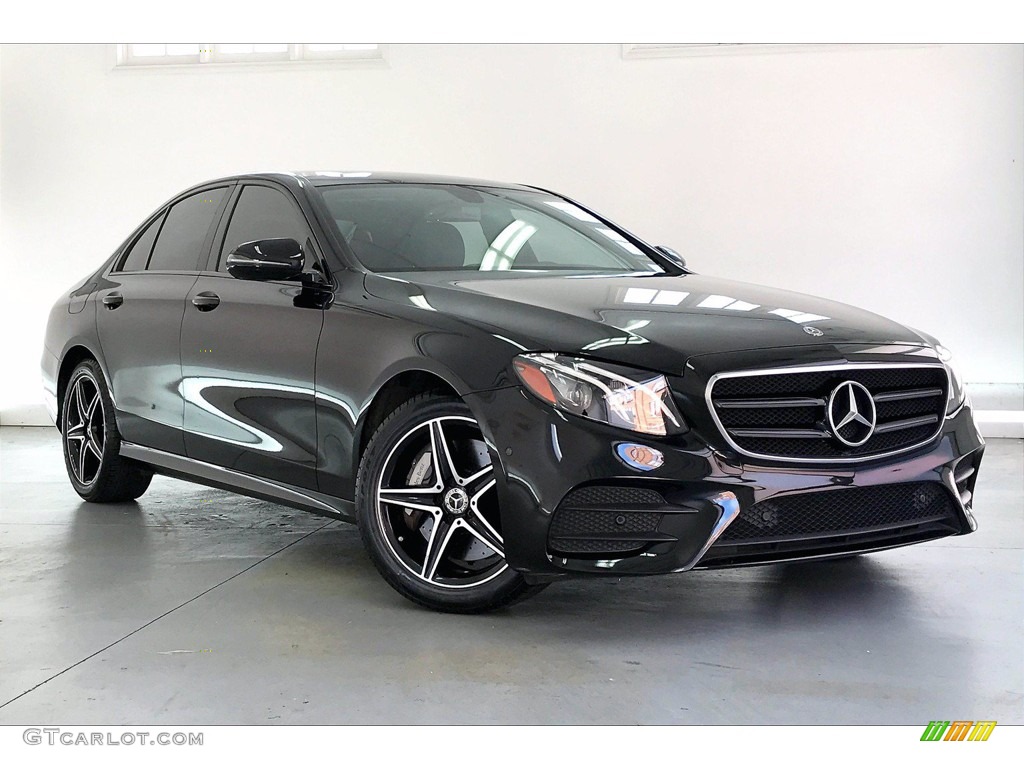 2018 E 400 4Matic Sedan - Black / Black photo #34