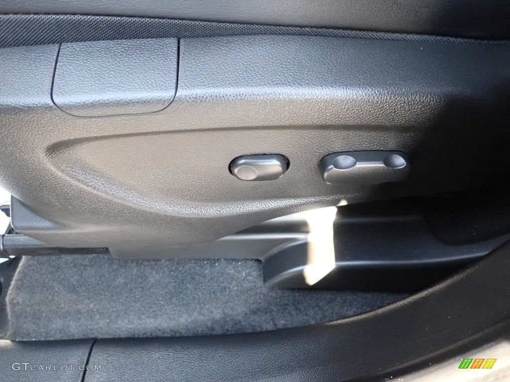 2017 Encore Sport Touring - River Rock Metallic / Ebony photo #20