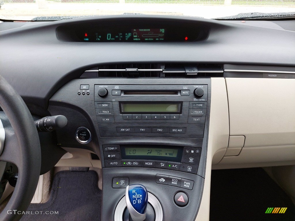 2010 Prius Hybrid IV - Barcelona Red Metallic / Bisque photo #16