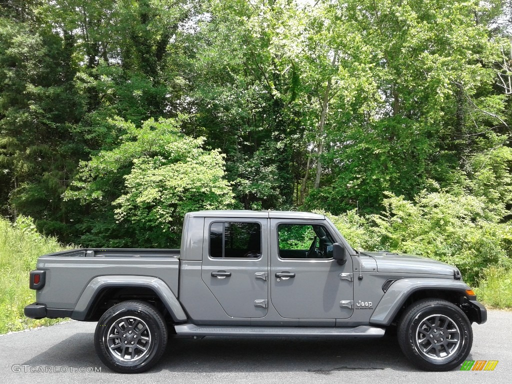 2021 Gladiator Overland 4x4 - Sting-Gray / Black photo #5