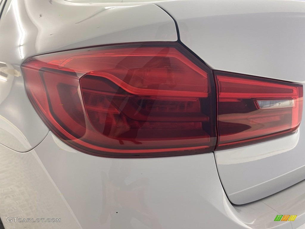2020 5 Series 530i Sedan - Alpine White / Black photo #9