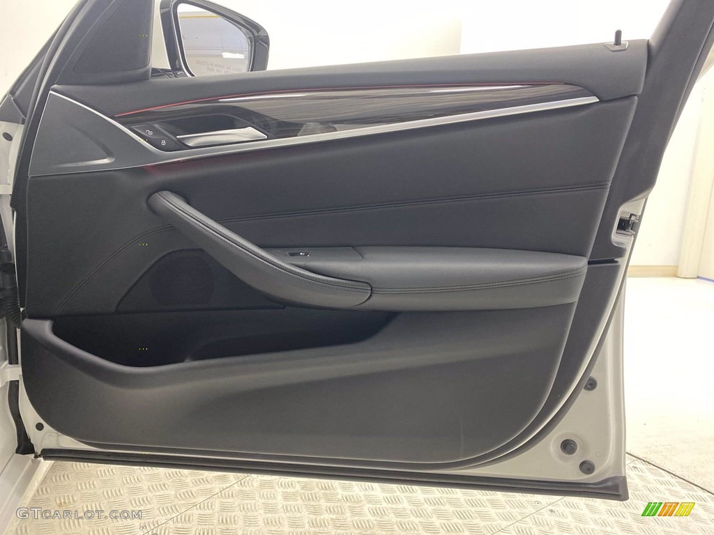 2020 5 Series 530i Sedan - Alpine White / Black photo #32