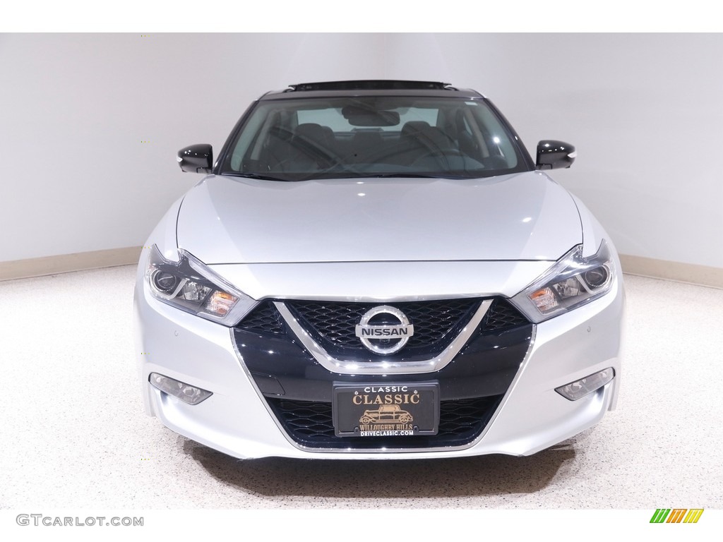 2018 Maxima Platinum - Brilliant Silver / Charcoal photo #2