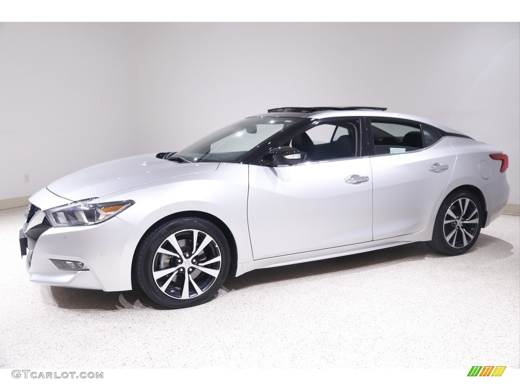2018 Maxima Platinum - Brilliant Silver / Charcoal photo #3