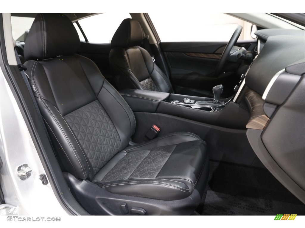 2018 Maxima Platinum - Brilliant Silver / Charcoal photo #17