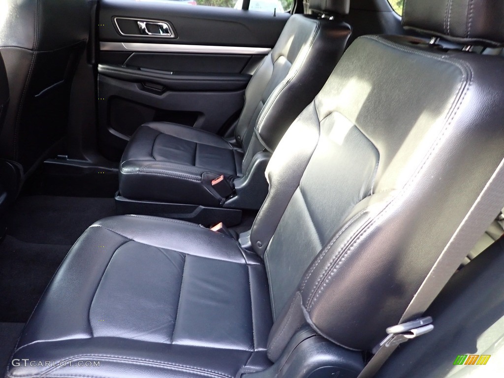 2018 Explorer XLT 4WD - Oxford White / Ebony Black photo #19