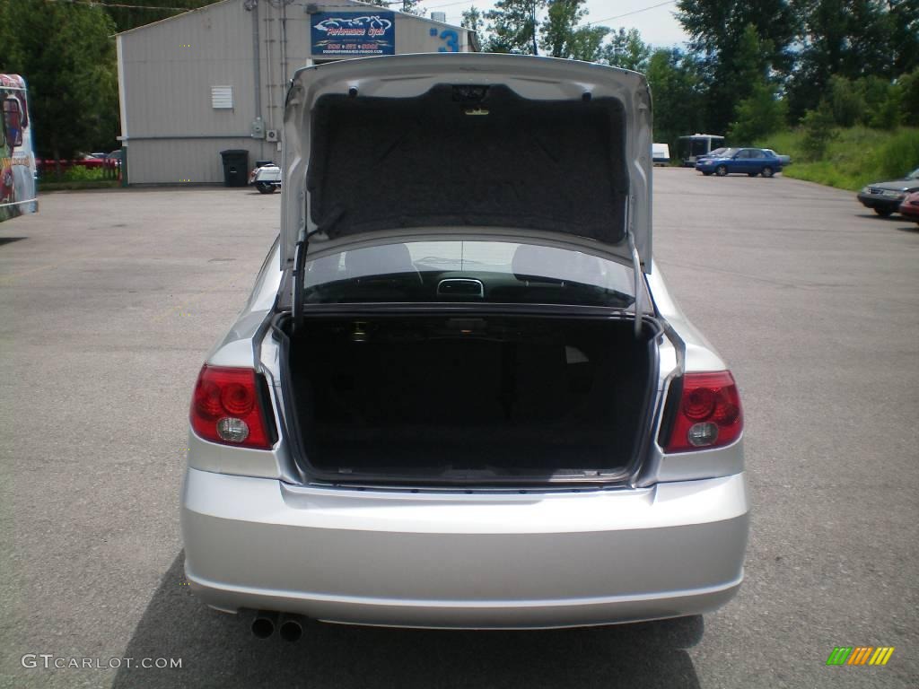 2005 L Series L300 Sedan - Silver Platinum / Black photo #13