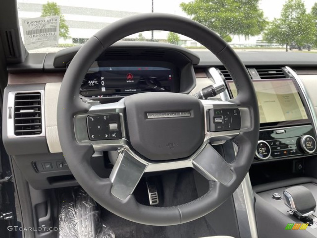 2021 Land Rover Discovery P300 S R-Dynamic Steering Wheel Photos